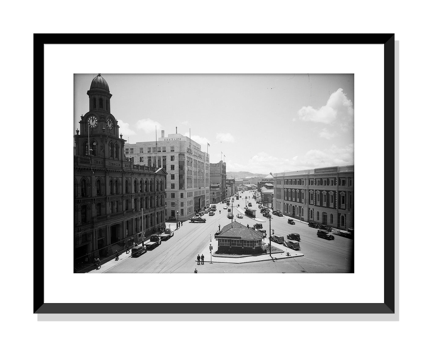 29. View of Customhouse Quay, Wellington.
